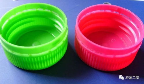 18歲男孩喝飲料,卻因?yàn)轱嬃掀客蝗徊荒苷f話,急忙趕往醫(yī)院